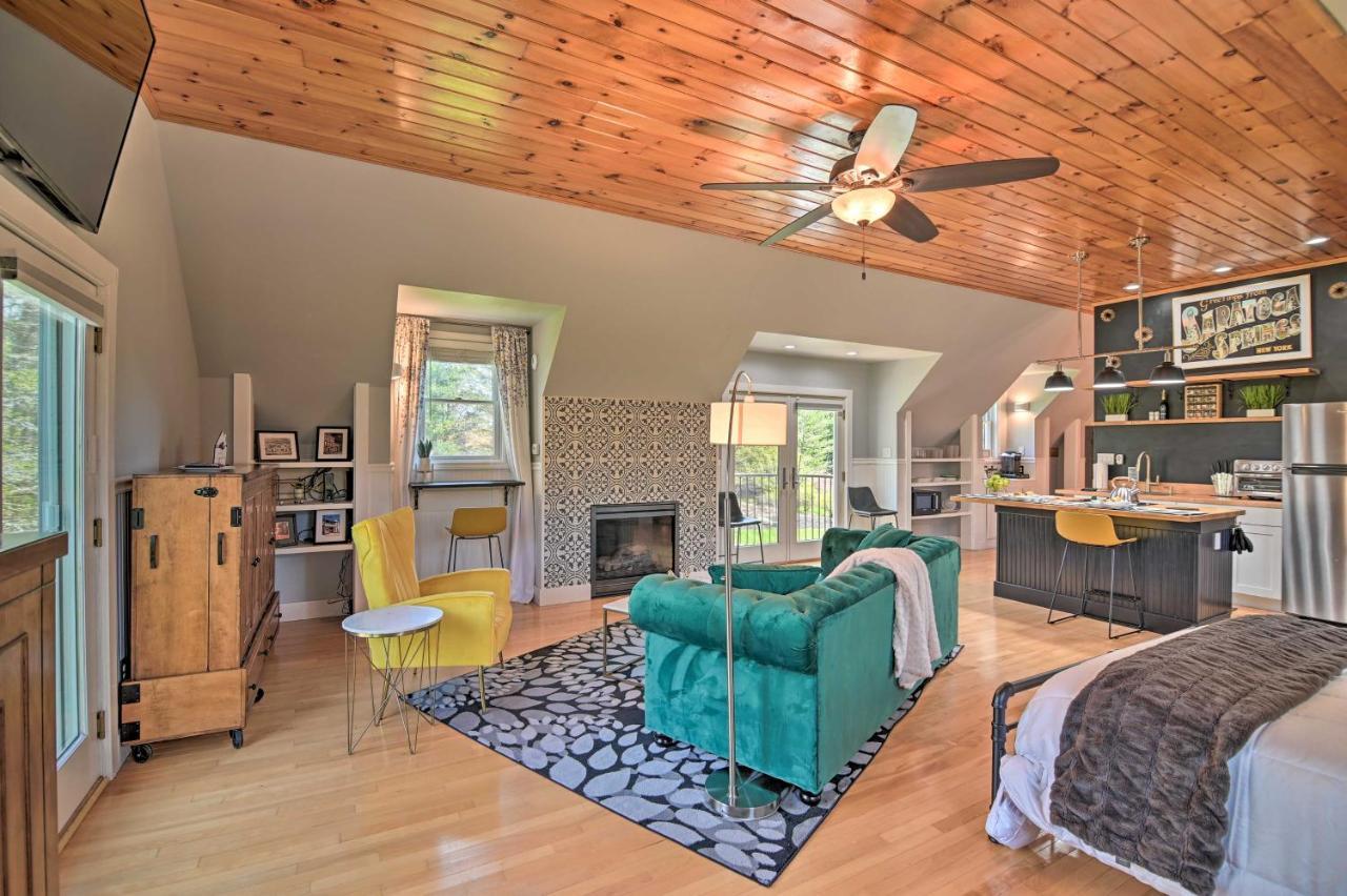 Stylish Studio With Fireplace About 3 Mi From Dtwn! Saratoga Springs Eksteriør bilde